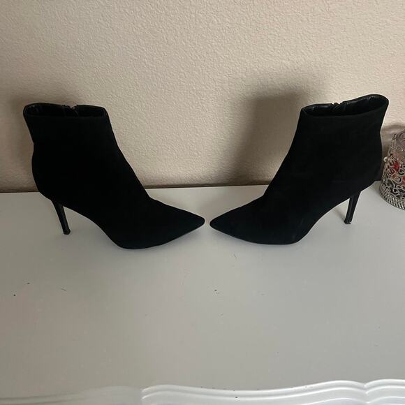 Thalia Sodi Shoes - Black suede ankle boots